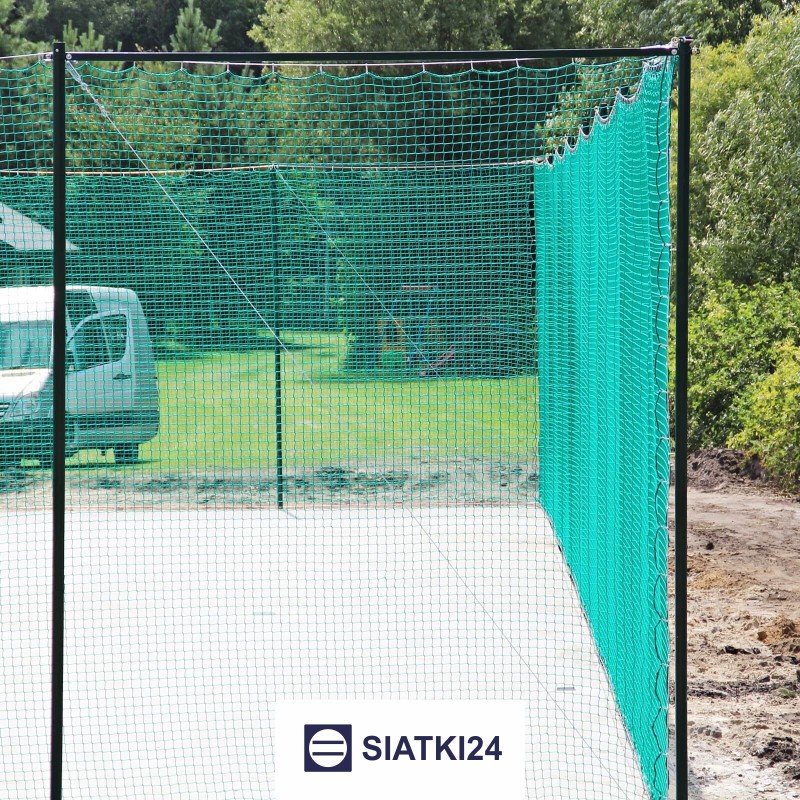 Piłkochwyt 4m - Siatkowy system zabezpieczający o wysokości 4m z grubej siatki o oczkach 10x10cm Piłkochwyt 4m - Siatkowy system zabezpieczający o wysokości 4m z grubej siatki o oczkach 10x10cm - sklep Siatki24.eu - zdjęcie 1