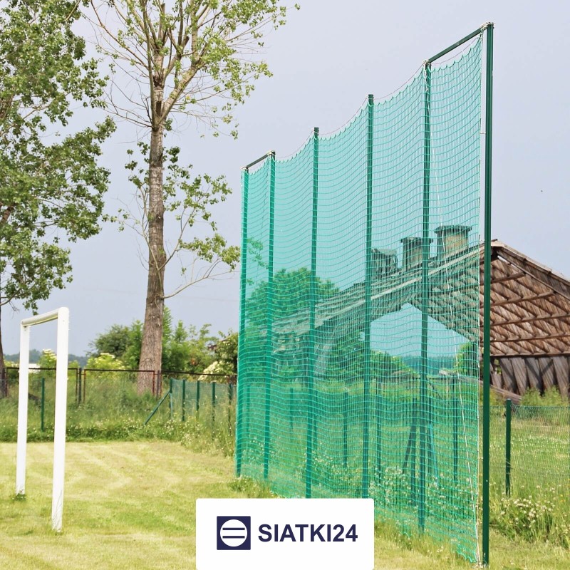 Piłkochwyt 5m - Piłkochwyt wysokości 5 metrów z słupami i siatką o rozmiarze 8x8 cm i grubości 6 mm Piłkochwyt 5m - Piłkochwyt wysokości 5 metrów z słupami i siatką o rozmiarze 8x8 cm i grubości 6 mm - sklep Siatki24.eu - zdjęcie 1