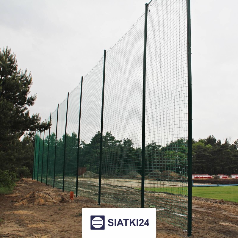 Piłkochwyt 6m - Sportowy piłkochwyt o wysokości 6m ze słupami, węzły 10x10cm, grubość 5mm  - sklep Siatki24.eu - zdjęcie 1