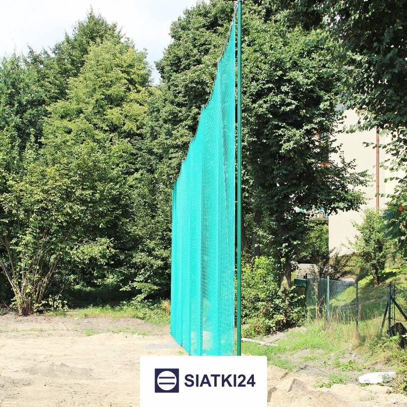 Piłkochwyt 6m - Słupki z siatką 6x6cm o grubości 4mm, o wysokości 6m Piłkochwyt 6m - Słupki z siatką 6x6cm o grubości 4mm, o wysokości 6m - sklep Siatki24.eu - zdjęcie 1