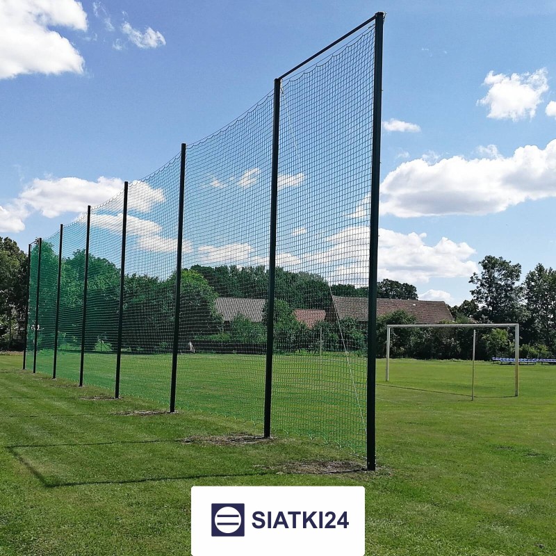 Piłkochwyt 5m - Słupy i siatka piłkochwytowa o oczku 10x10cm i grubości 6mm Piłkochwyt 5m - Słupy i siatka piłkochwytowa o oczku 10x10cm i grubości 6mm - sklep Siatki24.eu - zdjęcie 1