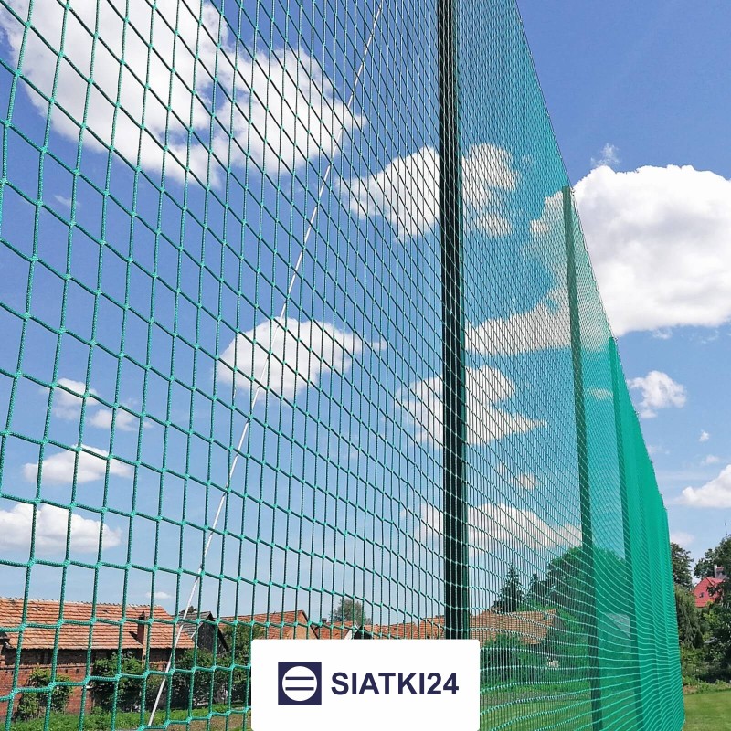 Piłkochwyt 5m - Słupy i siatka sportowa z oczkami 8x8cm i grubością 5mm Piłkochwyt 5m - Słupy i siatka sportowa z oczkami 8x8cm i grubością 5mm - sklep Siatki24.eu - zdjęcie 1
