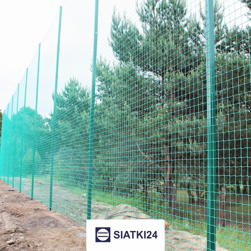 Ogrodzenie boiska 6m wys. z słupami i siatką 8x8cm o grubości 5mm  - sklep Siatki24.eu - zdjęcie 1