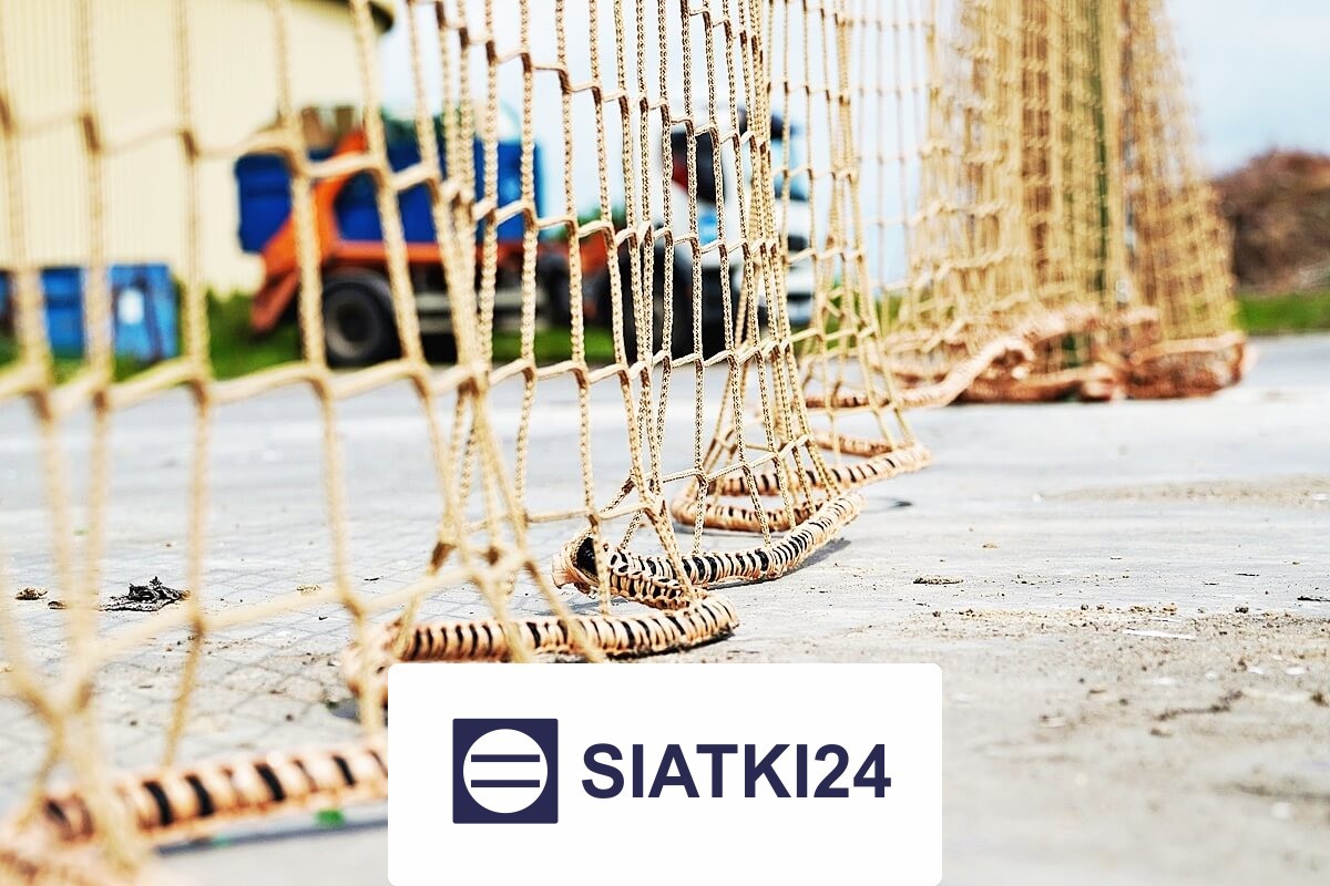   Siatki24.eu - Zadaszenie z siatki placu do ochrony 