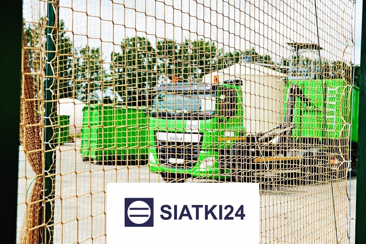   Siatki24.eu - Zadaszenie z siatki placu do zabezpieczenia lekkich towarów 