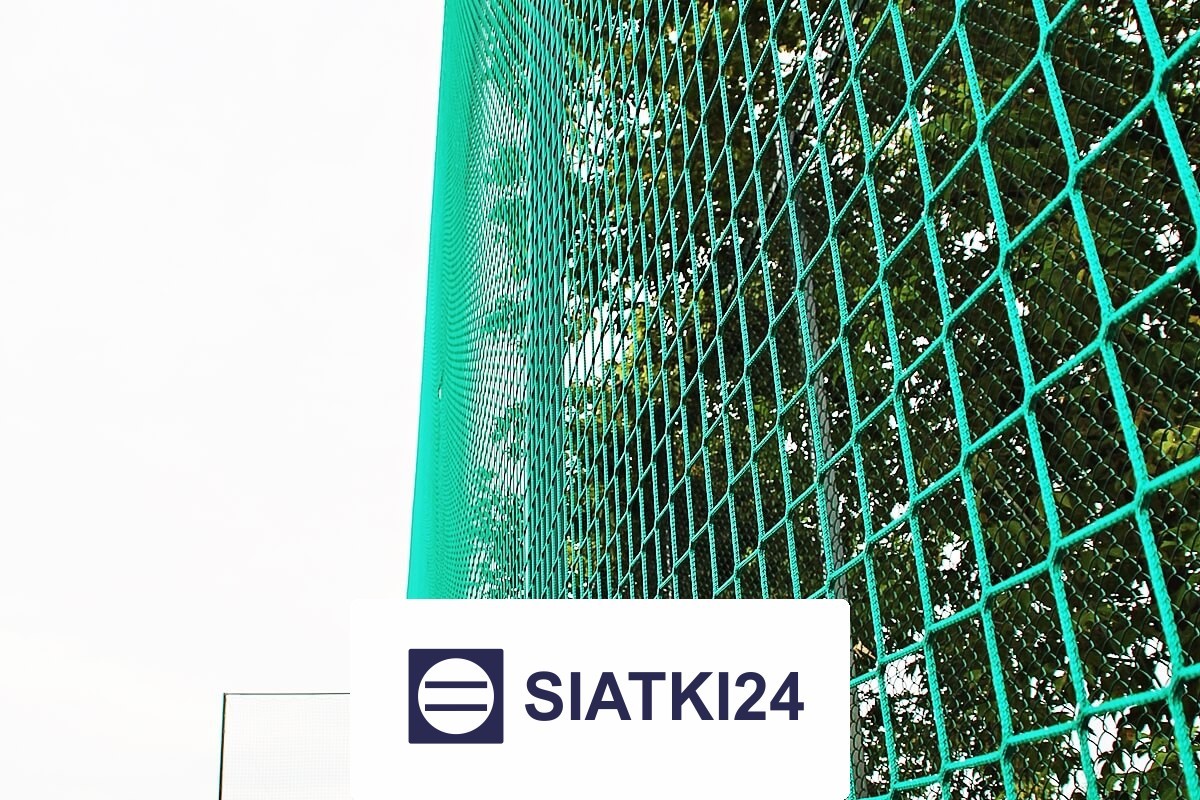   Siatki24.eu - Siatka ochronna Piłkochwyt do szkoły - trwała i solidna, idealna na boiska szkolne, wykonana z materiału na wymiar 