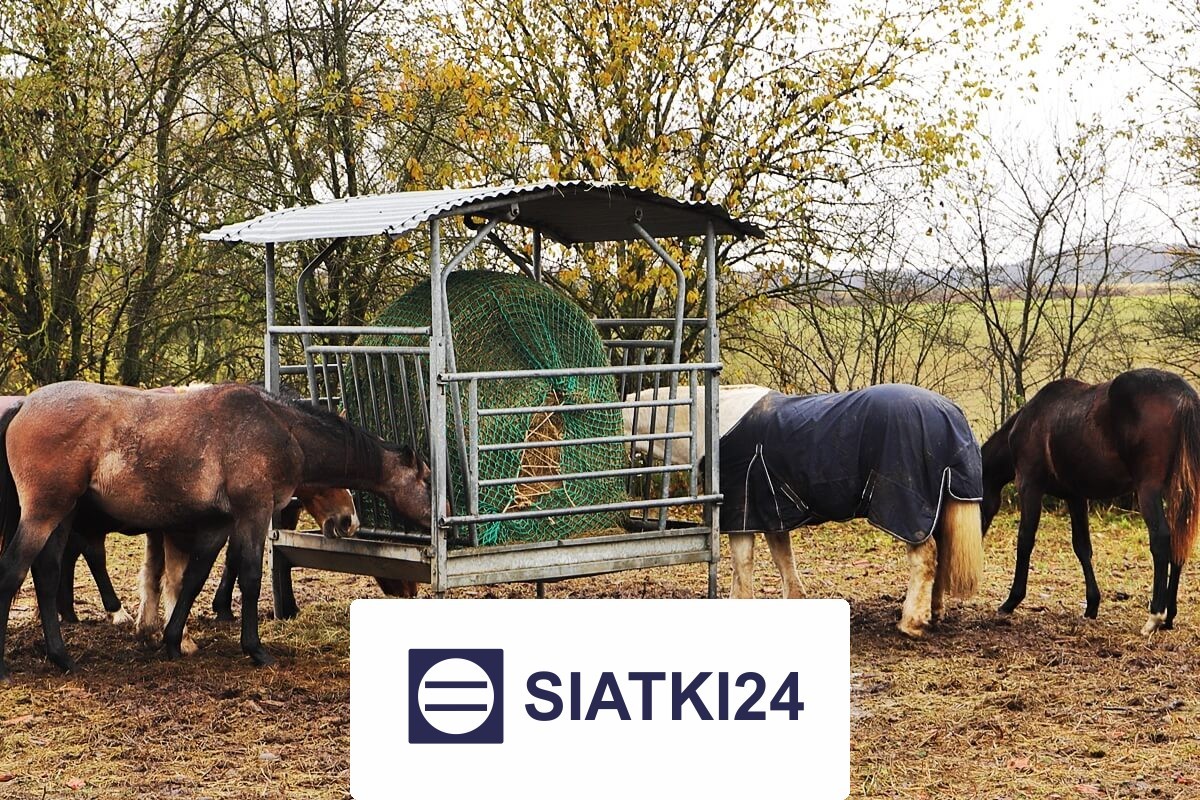 Siatka na siano dla koni — wytrzymałe i tanie rozwiązanie w kształcie kwadratu z oczkami 4,5x4,5 cm Siatki24.eu - Siatka na siano dla koni — wytrzymałe i tanie rozwiązanie w kształcie kwadratu z oczkami 4,5x4,5 cm
