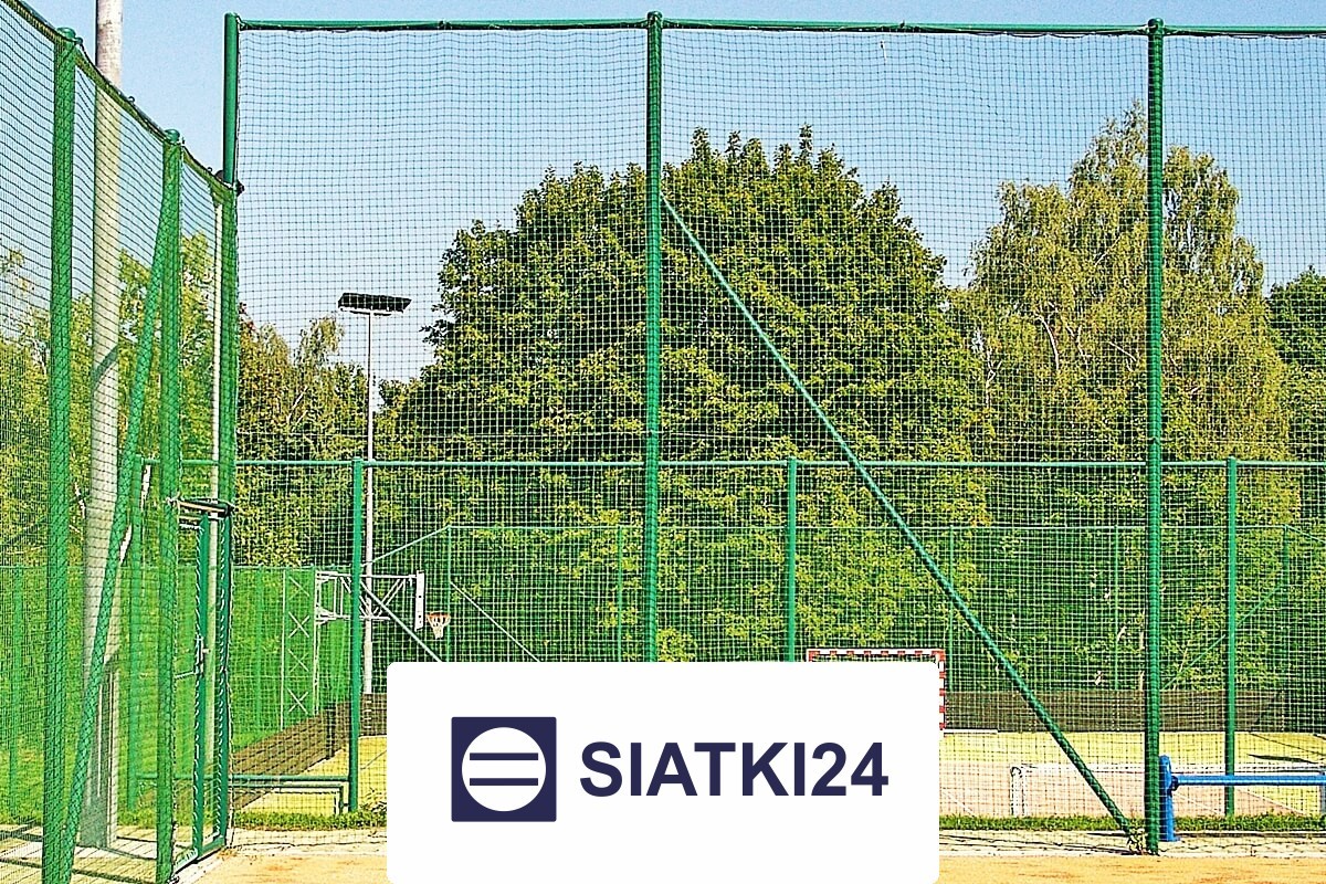 Ogrodzenia boisk siatkowe, 6m wysokości, z oczkami 4,5x4,5cm i słupami, mocne i wytrzymałe rozwiązanie Siatki24.eu - Ogrodzenia boisk siatkowe, 6m wysokości, z oczkami 4,5x4,5cm i słupami, mocne i wytrzymałe rozwiązanie