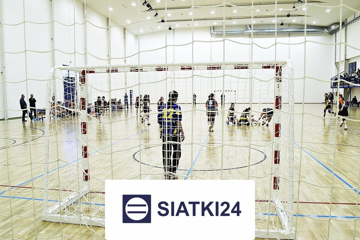 Siatki pod sufity do hali sportowej - wytrzymała siatka ochronna na wymiar, wykonana z tworzywa. Siatki24.eu - Siatki pod sufity do hali sportowej - wytrzymała siatka ochronna na wymiar, wykonana z tworzywa.