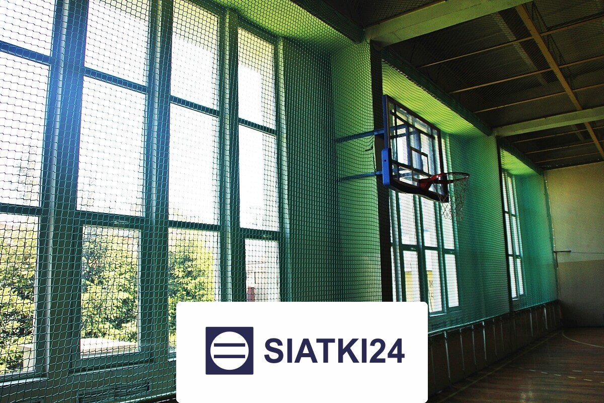   Siatki24.eu - Siatka sznurkowa na okna hali sportowej — wykonana na wymiar 