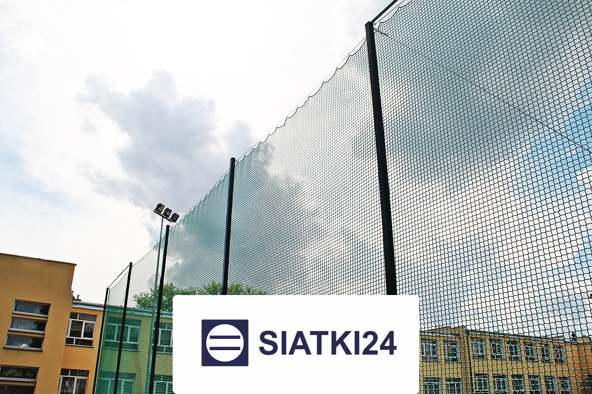   Siatki24.eu - Siatka zabezpieczająca do piłkochwytów na boiskach piłkarskich 