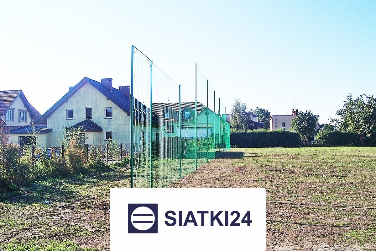   Siatki24.eu - Siatka ochronna do zabezpieczenia boiska piłkarskiego - Piłkochwyt na wymiar, wykonana z elastycznego tworzywa 
