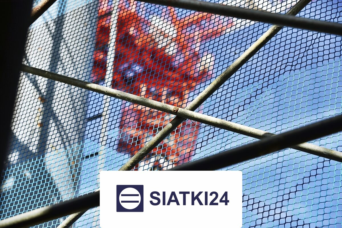   Siatki24.eu - Zadaszenie z siatki placu do ochrony 