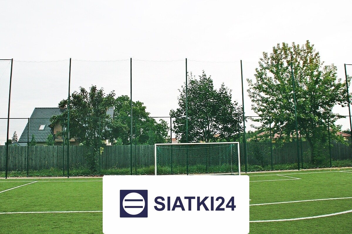 Piłkochwyt o wysokości 5m — doskonały do ochrony podczas rozgrywek piłkarskich Siatki24.eu - Piłkochwyt o wysokości 5m — doskonały do ochrony podczas rozgrywek piłkarskich