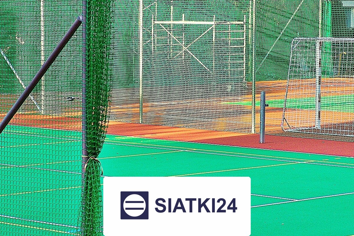   Siatki24.eu - Ogrodzenia boisk siatkowe, 6m wysokości, z oczkami 4,5x4,5cm i słupami, mocne i wytrzymałe rozwiązanie 