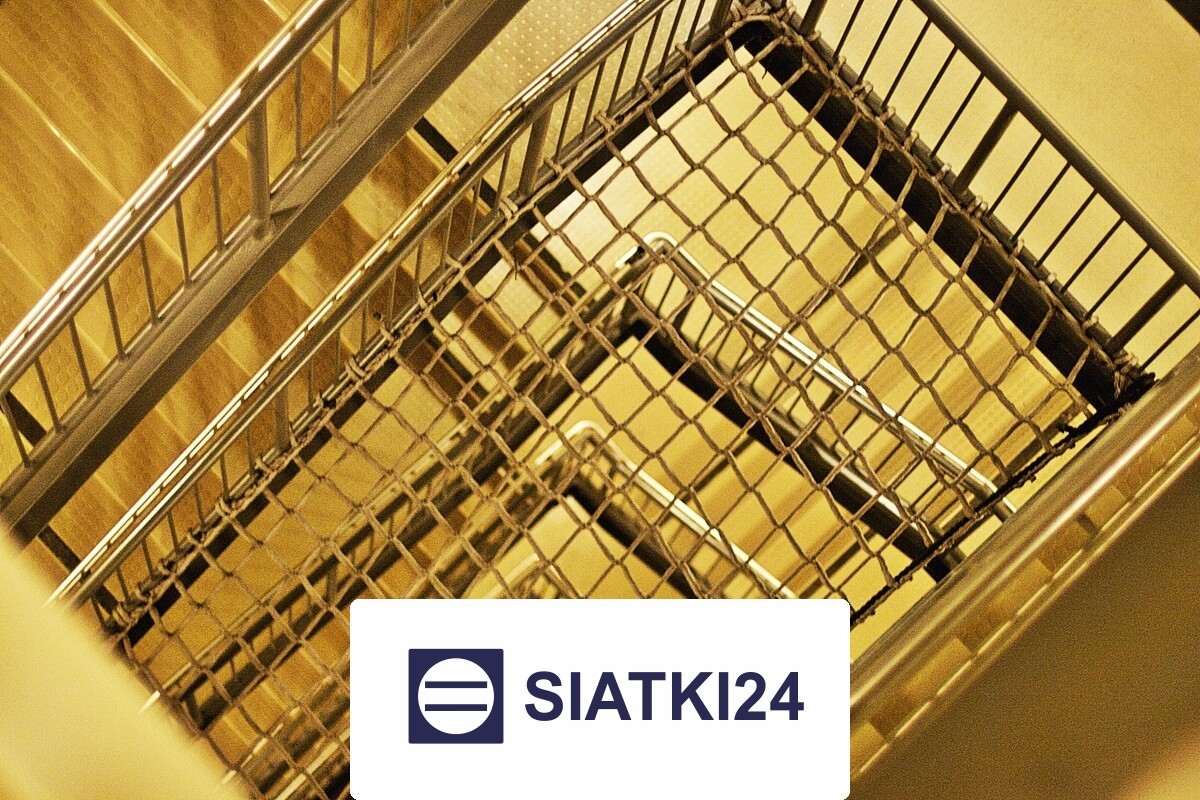 Siatka do ochrony wnęk budowlanych — zabezpieczenie głębokich wnęk Siatki24.eu - Siatka do ochrony wnęk budowlanych — zabezpieczenie głębokich wnęk