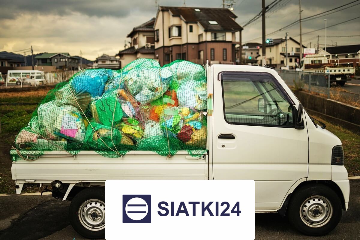 Solidne siatki zabezpieczające do regałów w busie, o oczkach 4,5x4,5 cm i grubości 4 mm, wykonane z trwałego materiału. Siatki24.eu - Solidne siatki zabezpieczające do regałów w busie, o oczkach 4,5x4,5 cm i grubości 4 mm, wykonane z trwałego materiału.