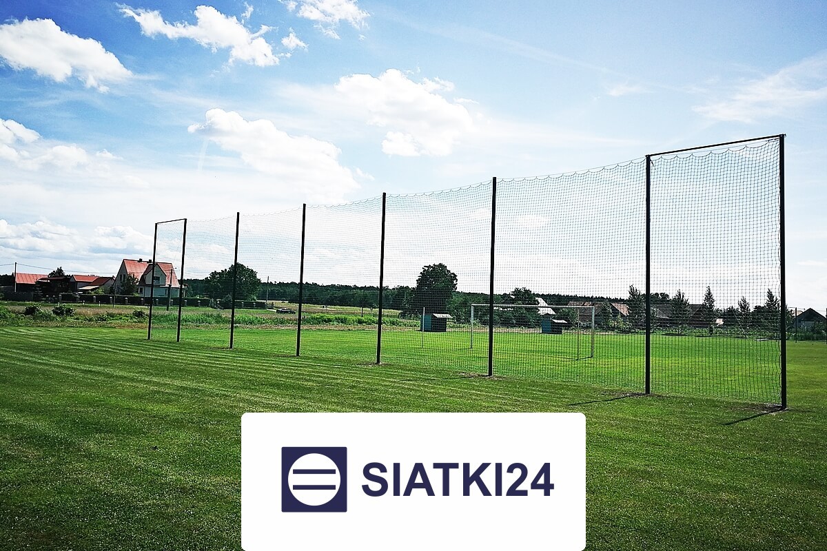   Siatki24.eu - Piłkochwyt do zabezpieczenia boiska piłkarskiego 
