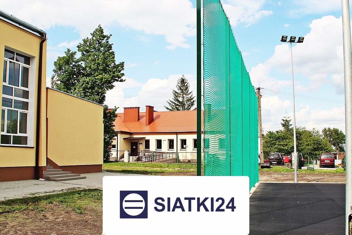 Piłkochwyt o wysokości 5m wykonany z siatki sznurkowej o grubości 5mm i oczkach 10x10cm Siatki24.eu - Piłkochwyt o wysokości 5m wykonany z siatki sznurkowej o grubości 5mm i oczkach 10x10cm