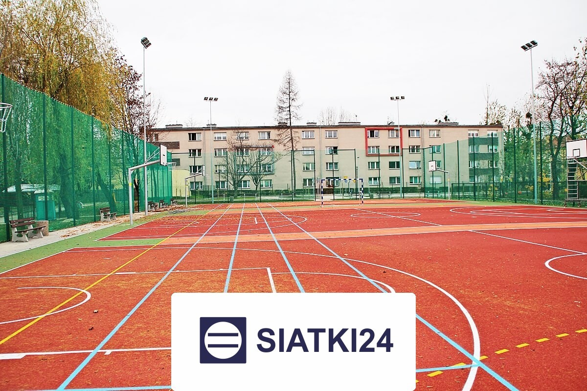 Piłkochwyty siatkowe o oczku 6x6 cm z 5-metrowymi słupami, do ochrony terenu Siatki24.eu - Piłkochwyty siatkowe o oczku 6x6 cm z 5-metrowymi słupami, do ochrony terenu