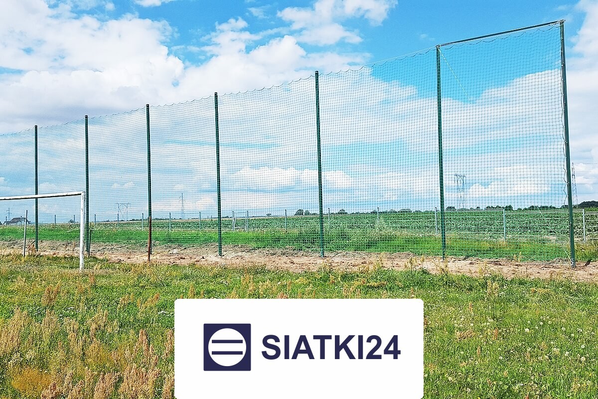   Siatki24.eu - Skuteczne piłkochwyty do piłki nożnej - najlepsze rozwiązanie do zabezpieczenia murawy 