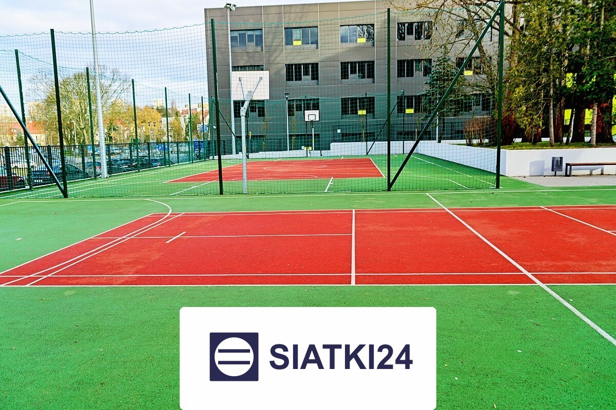   Siatki24.eu - Ogrodzenia boisk siatkowe, 6m wysokości, z oczkami 4,5x4,5cm i słupami, mocne i wytrzymałe rozwiązanie 