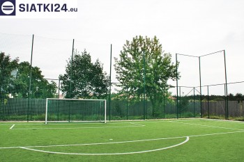  Instalowalne na boisko sportowe piłkochwyty wykonane z siatki 