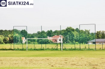  Instalowalne na boisko sportowe piłkochwyty wykonane z siatki 