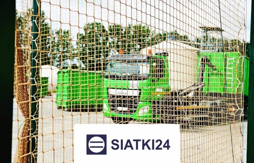   Siatki24.eu - Zadaszenie z siatki placu do zabezpieczenia lekkich towarów 