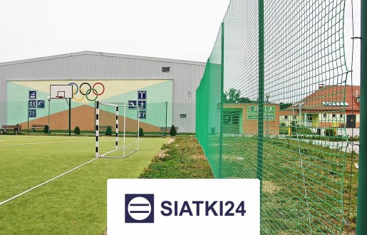   Siatki24.eu - Ogrodzenie boiska szkolnego - siatka ochronna na wymiar, wykonana z wytrzymałego tworzywa. 