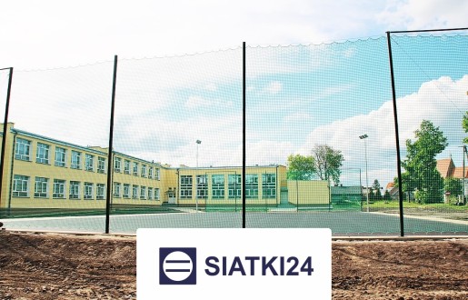 Siatka ochronna do ogrodzenia boisk o wysokości 4 m z komórkami 10x10 cm i grubości 4 mm Siatki24.eu - Siatka ochronna do ogrodzenia boisk o wysokości 4 m z komórkami 10x10 cm i grubości 4 mm