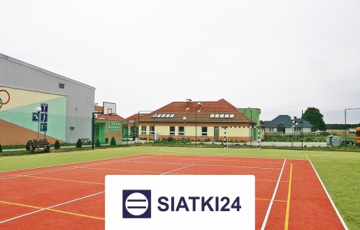 Siatka zabezpieczająca na metry kwadratowe do ogrodzenia boiska szkolnego — wykonana na wymiar z elastycznego tworzywa Siatki24.eu - Siatka zabezpieczająca na metry kwadratowe do ogrodzenia boiska szkolnego — wykonana na wymiar z elastycznego tworzywa