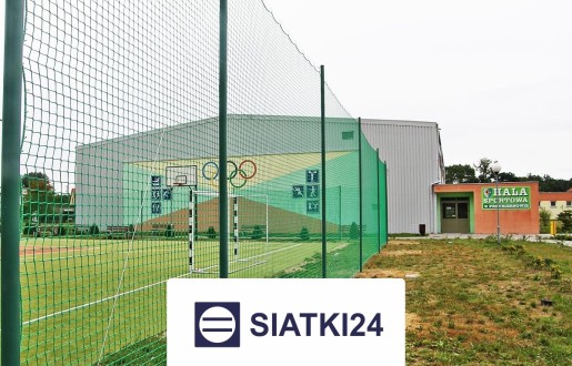   Siatki24.eu - Siatka z piłkochwytem dla szkół — wyprodukowana na wymiar jako elastyczna siatka ochronna do zabezpieczenia boiska 