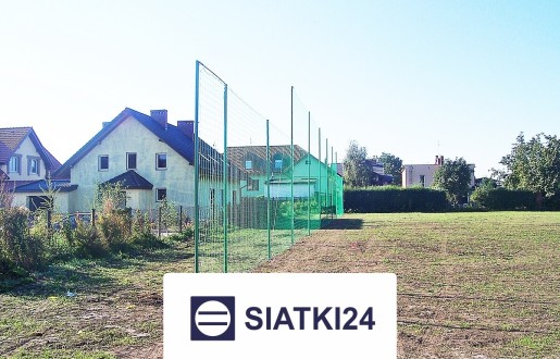   Siatki24.eu - Siatka ochronna do zabezpieczenia boiska piłkarskiego - Piłkochwyt na wymiar, wykonana z elastycznego tworzywa 