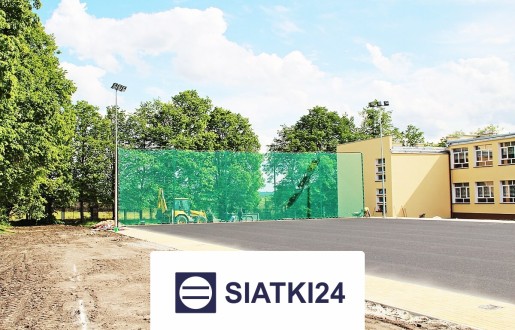 Piłkochwyty o solidnej konstrukcji, wykonane z siatki o grubości 6mm, montowane na słupach 5m z komórkami 10x10cm. Siatki24.eu - Piłkochwyty o solidnej konstrukcji, wykonane z siatki o grubości 6mm, montowane na słupach 5m z komórkami 10x10cm.
