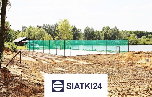 Siatka ogrodzeniowa do zabezpieczenia ogrodzeń boisk, o wysokości 6 m z słupami, oczka 10x10 cm, grubość 4 mm, wyprodukowana z t Siatki24.eu - Siatka ogrodzeniowa do zabezpieczenia ogrodzeń boisk, o wysokości 6 m z słupami, oczka 10x10 cm, grubość 4 mm, wyprodukowana z t