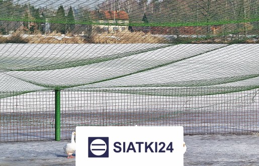 Siatka do hodowli z zabezpieczeniem, wykonana z polipropylenu o oczkach 4x4 i średnicy 2 mm Siatki24.eu - Siatka do hodowli z zabezpieczeniem, wykonana z polipropylenu o oczkach 4x4 i średnicy 2 mm
