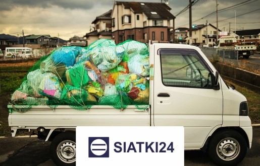 Solidne siatki zabezpieczające do regałów w busie, o oczkach 4,5x4,5 cm i grubości 4 mm, wykonane z trwałego materiału. Siatki24.eu - Solidne siatki zabezpieczające do regałów w busie, o oczkach 4,5x4,5 cm i grubości 4 mm, wykonane z trwałego materiału.