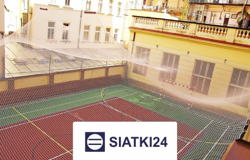 Siatka do ogrodzeń boisk o wymiarach oczka 8x8 cm z zestawem słupków na wysokość 4 m, grubość siatki 5 mm Siatki24.eu - Siatka do ogrodzeń boisk o wymiarach oczka 8x8 cm z zestawem słupków na wysokość 4 m, grubość siatki 5 mm