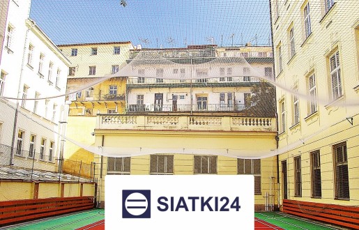 Siatka sznurkowa do ogrodzenia boisk, solidna i trwała, o długości 4m, grubości 3mm i oczkach 4,5x4,5cm Siatki24.eu - Siatka sznurkowa do ogrodzenia boisk, solidna i trwała, o długości 4m, grubości 3mm i oczkach 4,5x4,5cm